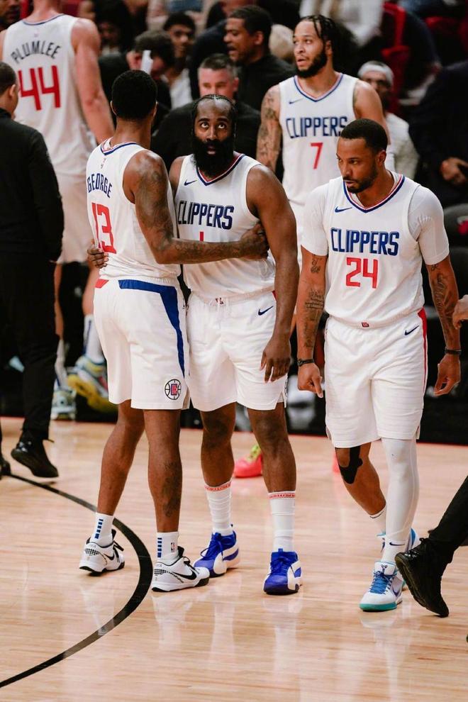 球队为了保 球队为了保